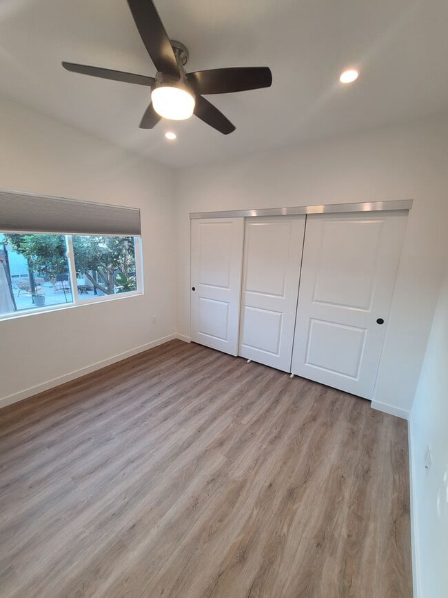 Building Photo - Gorgeous & Modern ADU w/ Solar, Washer/Dry...