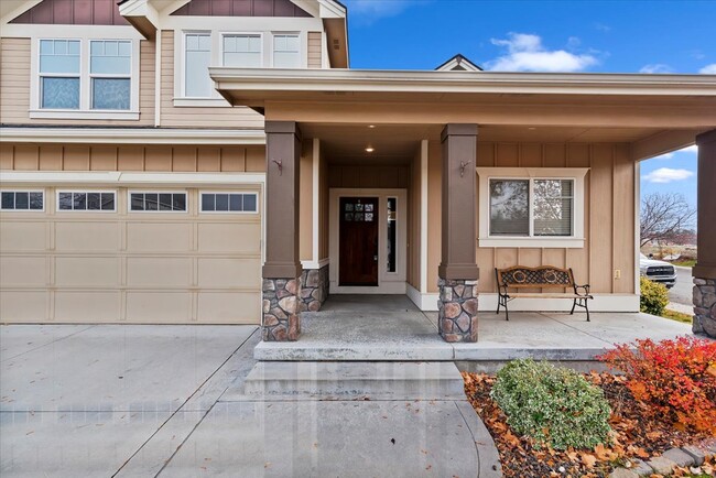 Building Photo - 5996 S Egmont Ave