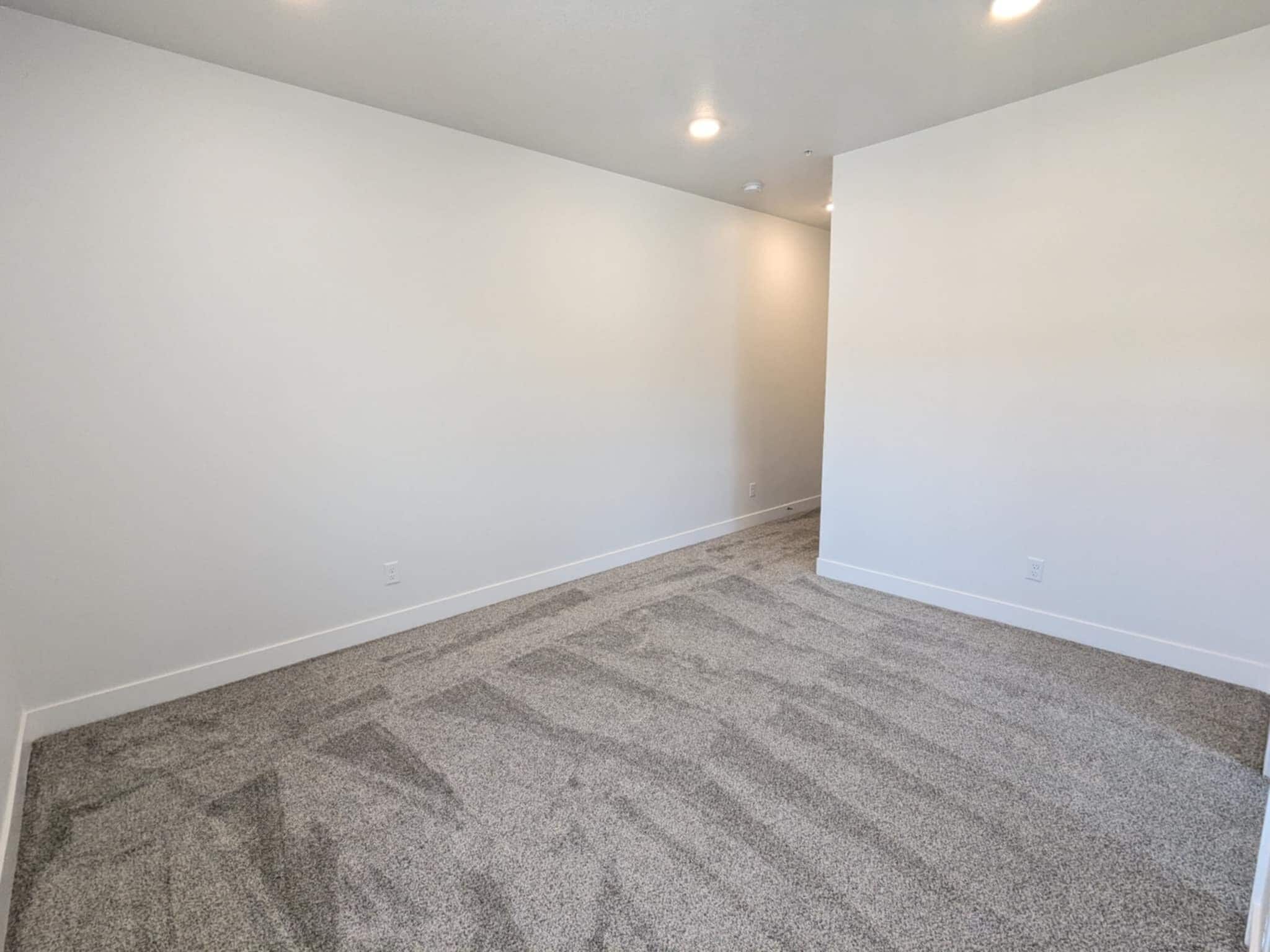 Building Photo - 1561 110