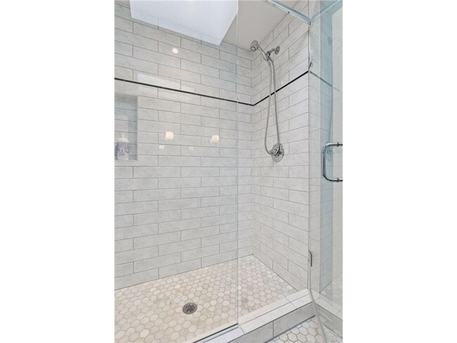 Building Photo - 3933 Zenith Ave S