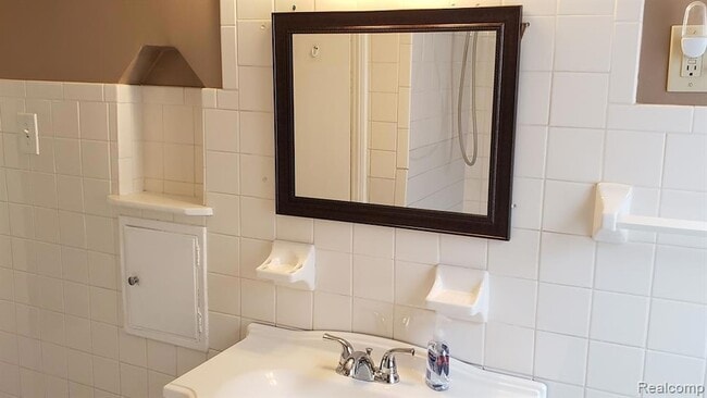 Building Photo - 1261 Pearson St