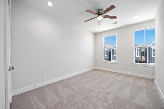 Building Photo - 303 Charlock St