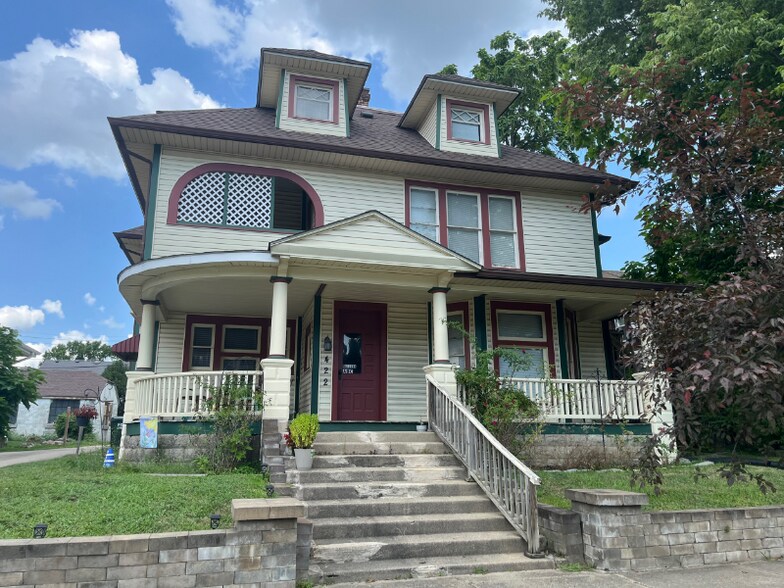 Primary Photo - 422 E Main St