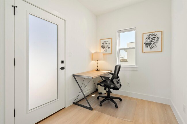 Building Photo - 2019 California Dr