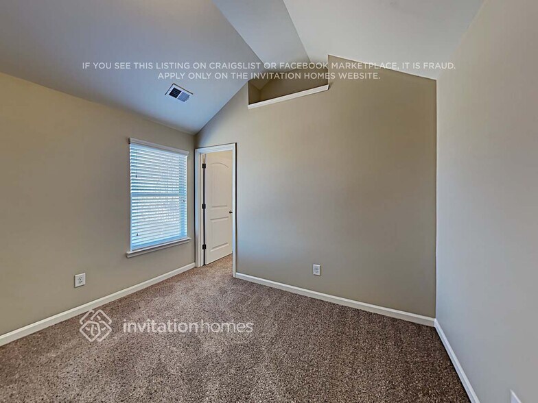 Building Photo - 4640 Baldwin Dr