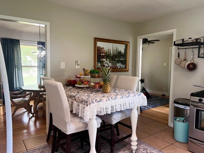 Building Photo - 7357 Brace St