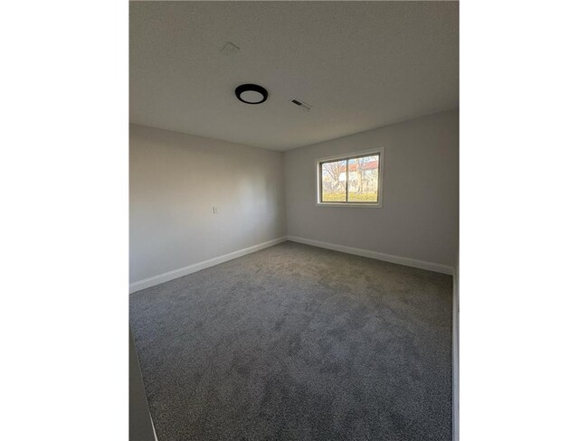 Building Photo - 6024 113th Ave N