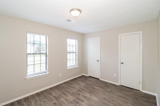 Building Photo - 6230 Sylva Rena Dr