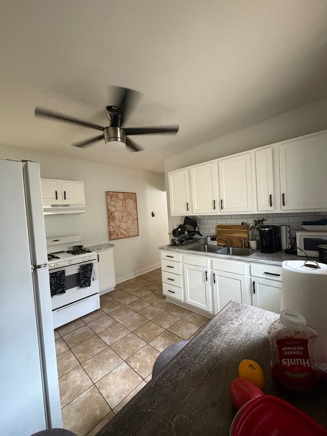 Building Photo - 10146 S Wentworth Ave