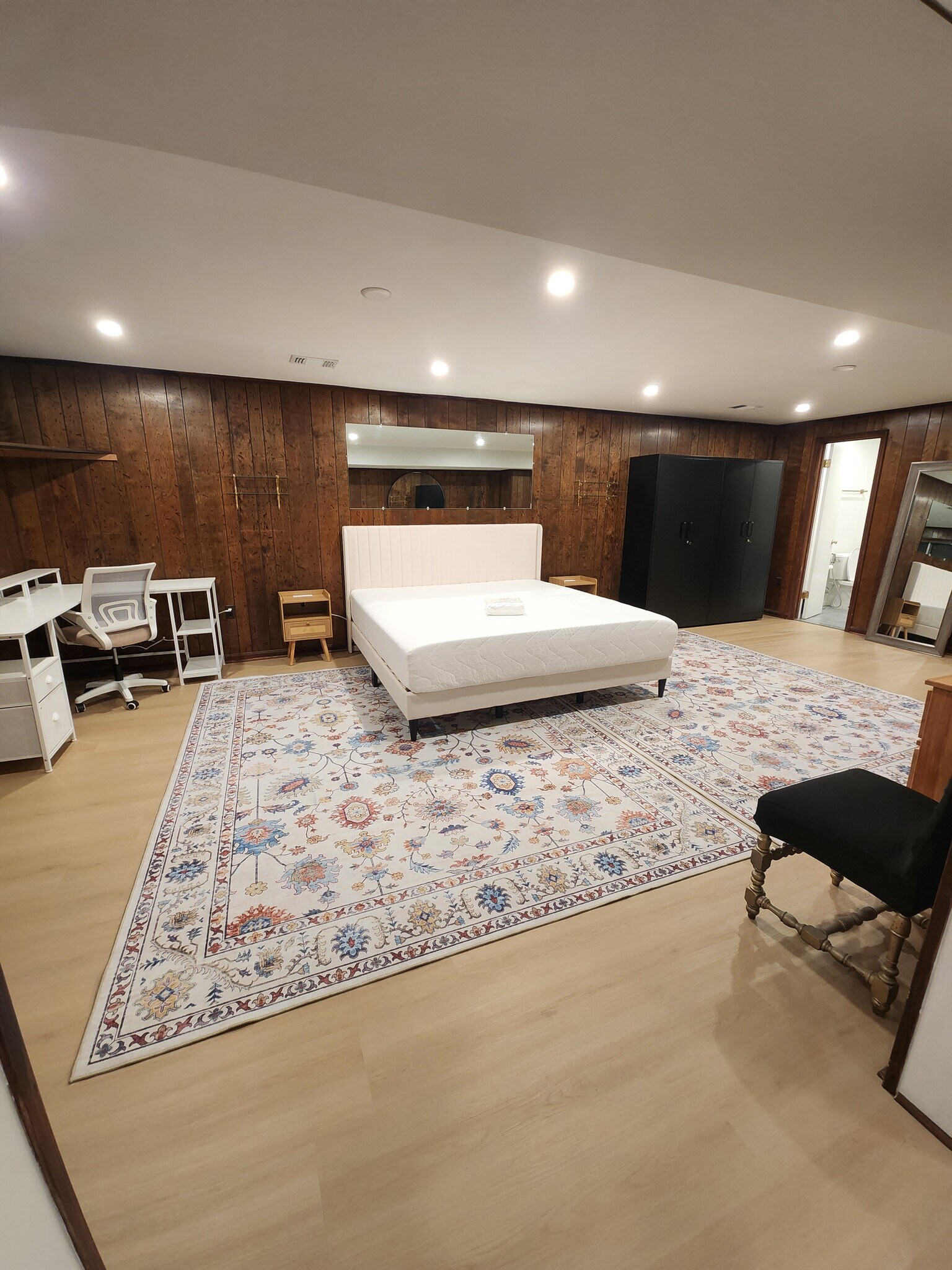 Building Photo - 18009 Ednor View Ter