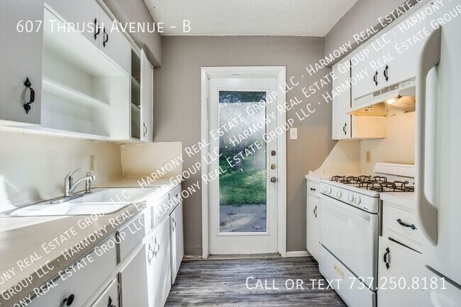 Building Photo - 607 Thrush Ave