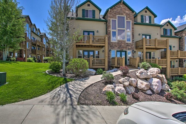 Primary Photo - 3524 N Fox Run Dr