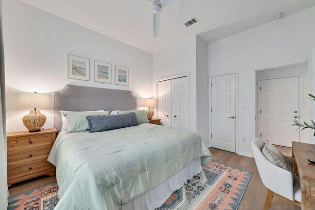 Building Photo - 9343 Marigot Promenade