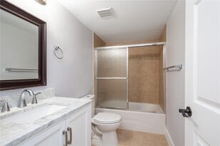 Building Photo - 14931 SW 82nd Ln