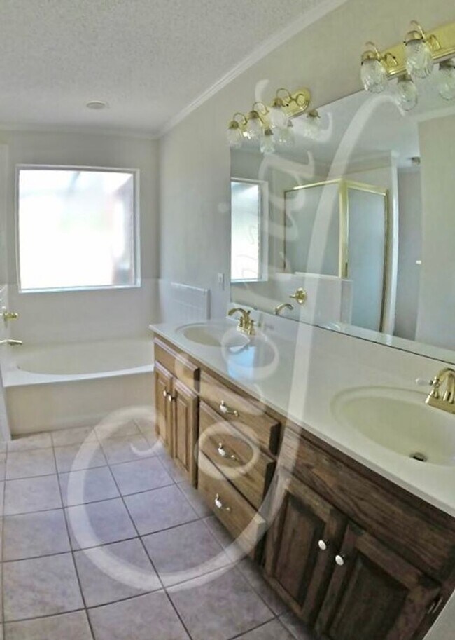 Building Photo - AVAILABLE SOON!!