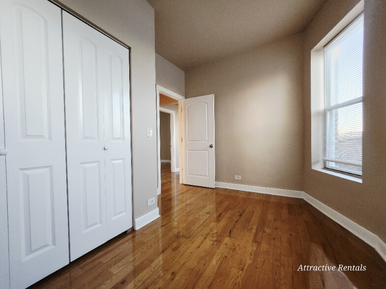 Building Photo - 6507 S Ingleside Ave