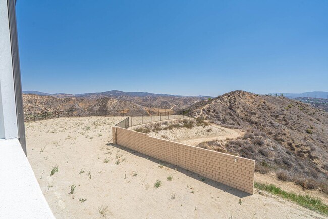 Building Photo - Spacious 5-Bedroom Home with Community Ame...