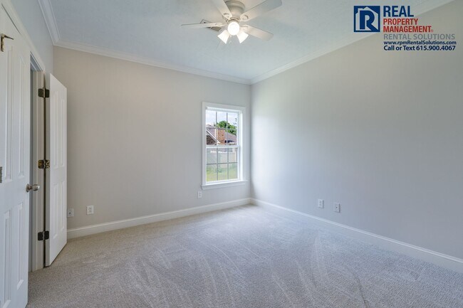 Building Photo - Amazing 3 bedroom home with attached garage!