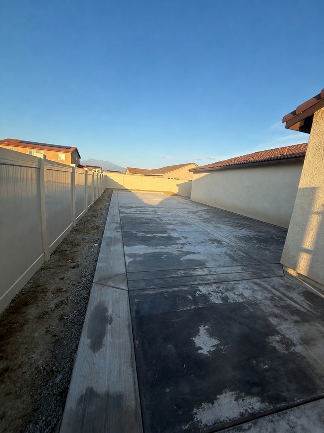 Building Photo - 457 Wildrose Cir