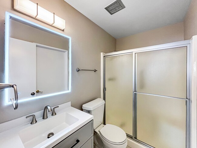 Building Photo - Charming 3BD/2BA House in Santee W/ W/D, M...