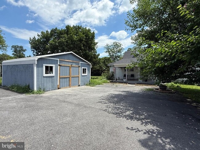 Building Photo - 1455 Senseny Rd