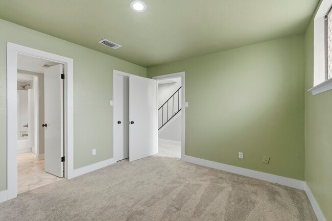 Building Photo - 1063 Country Pl Dr