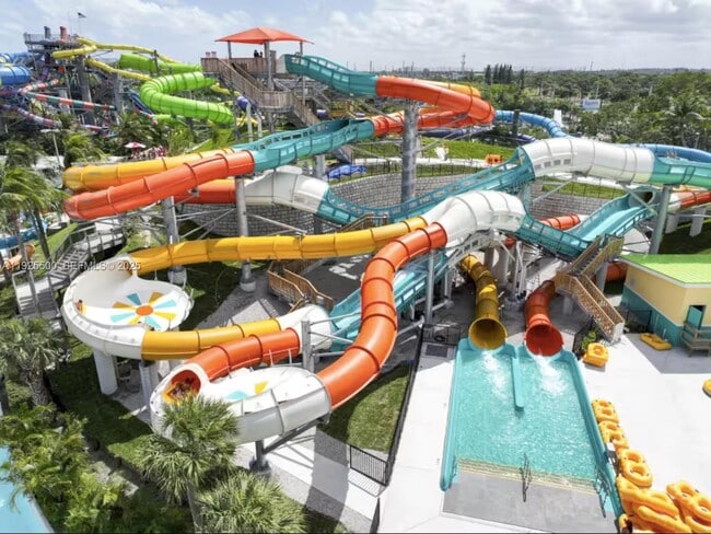 Building Photo - 909 NE 7th St