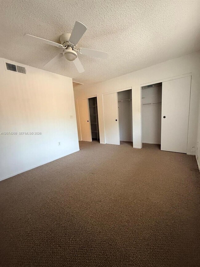 Building Photo - 3228 Coral Lake Dr