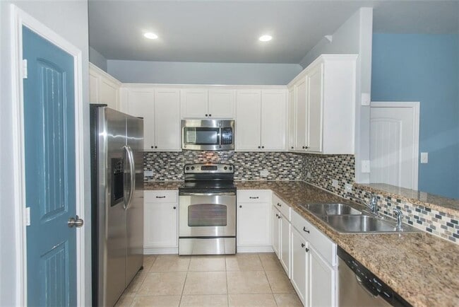 Building Photo - 937 Alamo Plaza Dr