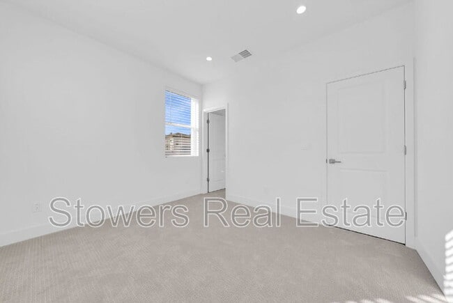 Building Photo - 3001 Ivory Ter