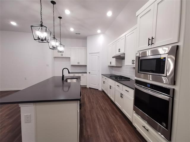 Building Photo - 2403 Lovegrass Ln