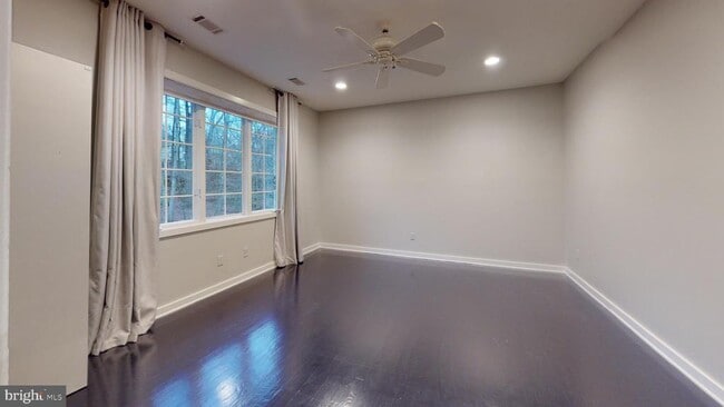 Building Photo - 9629 Eagle Ridge Dr