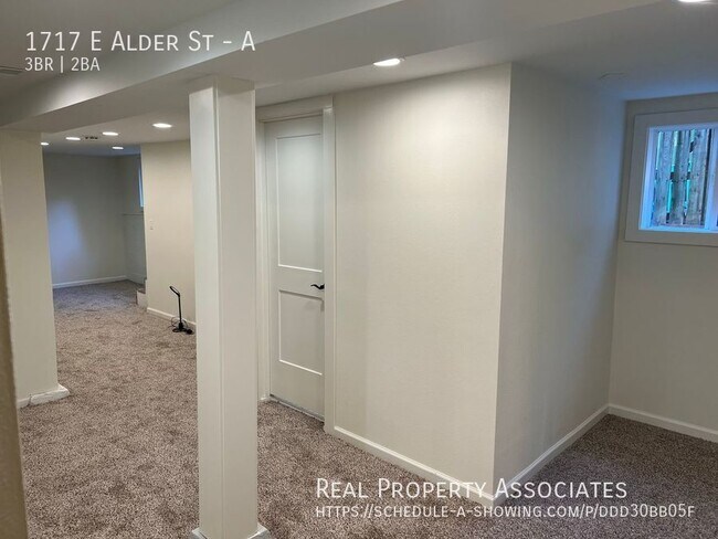 Building Photo - 1717 E Alder St