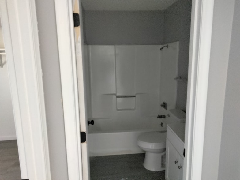 Building Photo - 920 Countryside Ln