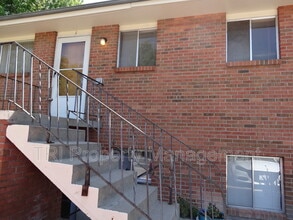 Building Photo - 822 31st Ave