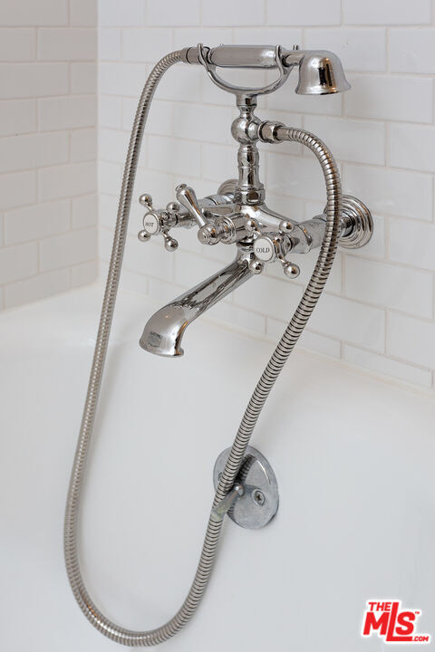 Building Photo - 1930 Rodney Dr