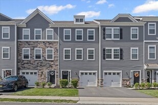 Building Photo - 9 Venice Ln