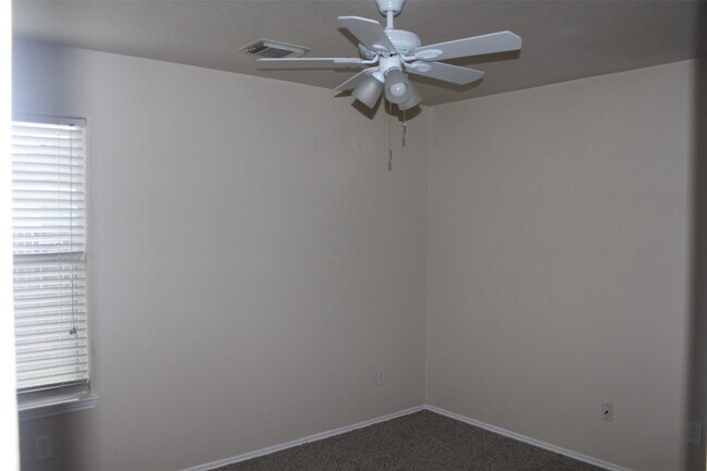 Building Photo - 1726 Serenata Ln