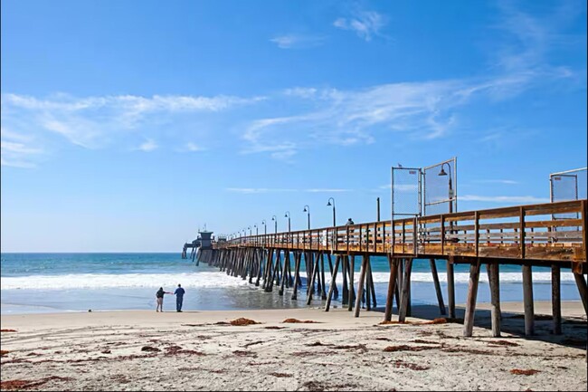 Building Photo - 2 bedrooms duplex FOR RENT in Imperial Beach.