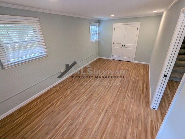 Building Photo - 6226 Dello St