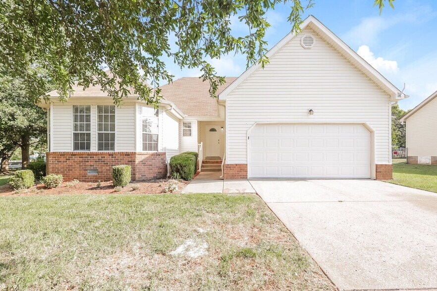 Primary Photo - 901 Tal Ln