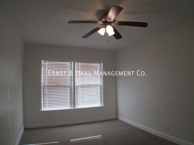 Building Photo - Lovely 1 Bedroom Apartment in Prime Bixby ...