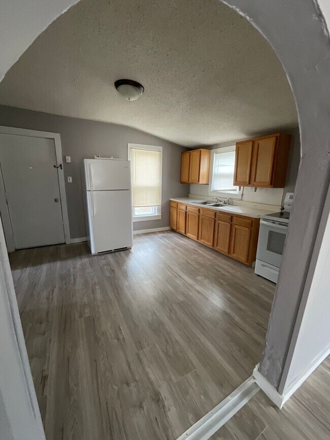 Building Photo - Very Cute 1br/1ba Home For Rent!