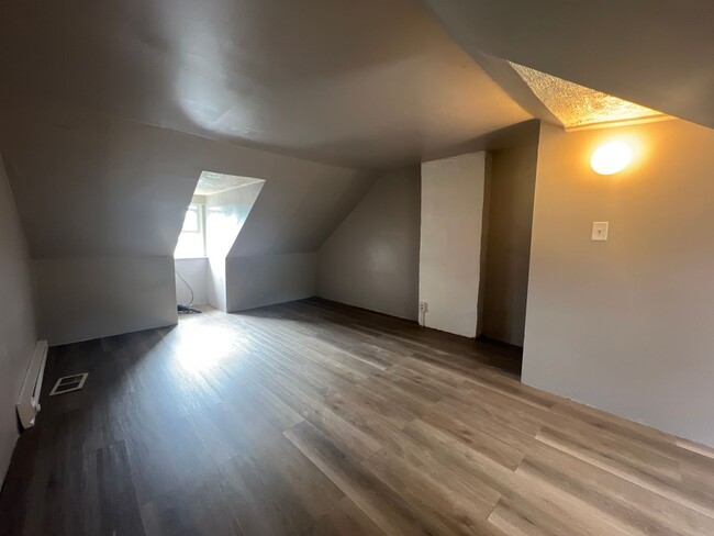 Building Photo - Beautifully remodeled 3 bedroom rental in Easton