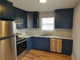 Building Photo - 1716 Belle Vue Way