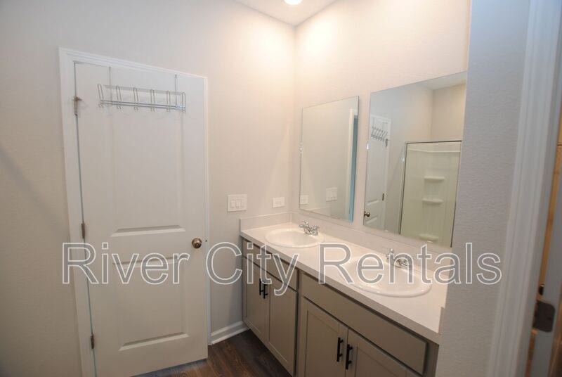 Building Photo - 14655 Macadamia Ln