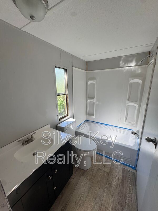 Building Photo - 535 Old Mine Rd