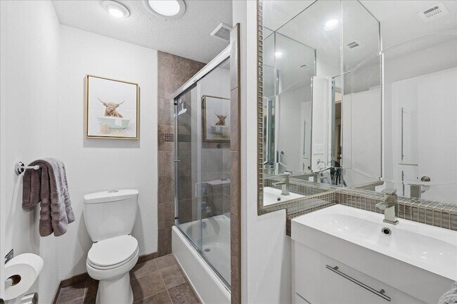 Building Photo - 2263 Briarcliff Dr
