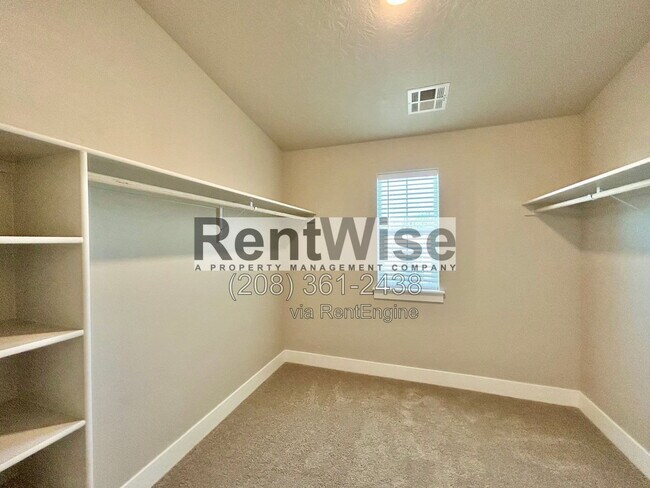 Building Photo - 5845 W Sprig Dr