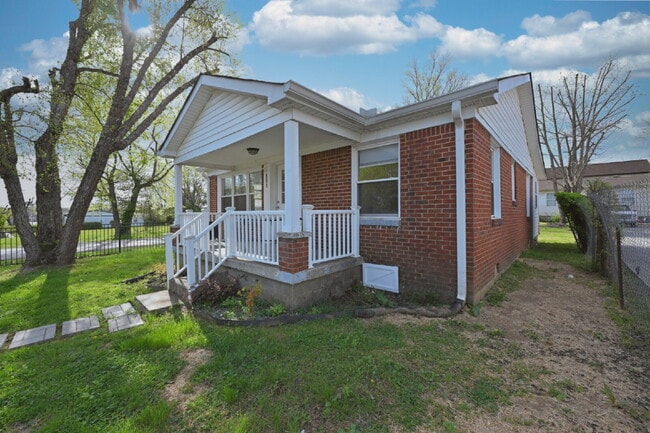 Building Photo - Updated 2BR/2BA Home | Rare Second Bath, Efficient Layout